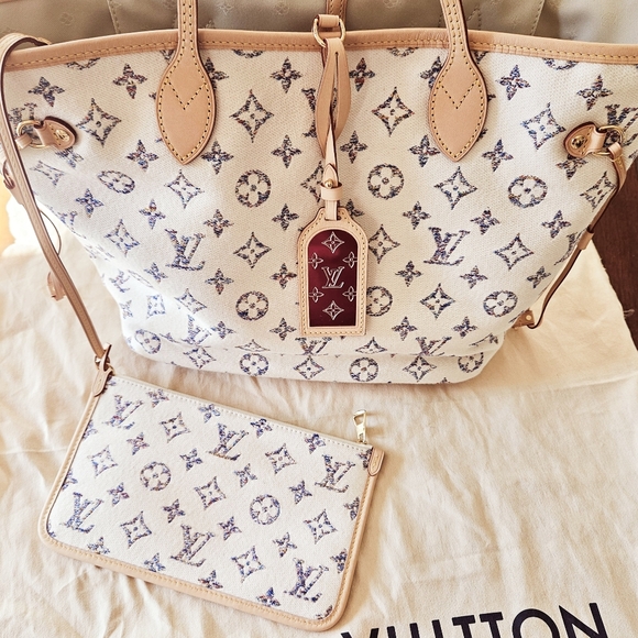 Authentic Louis Vuitton Neverfull MM - Picture 5 of 8